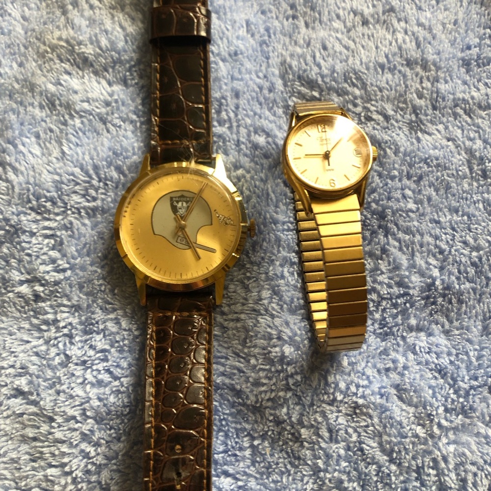 Mix Watches May Need Battery Or Service